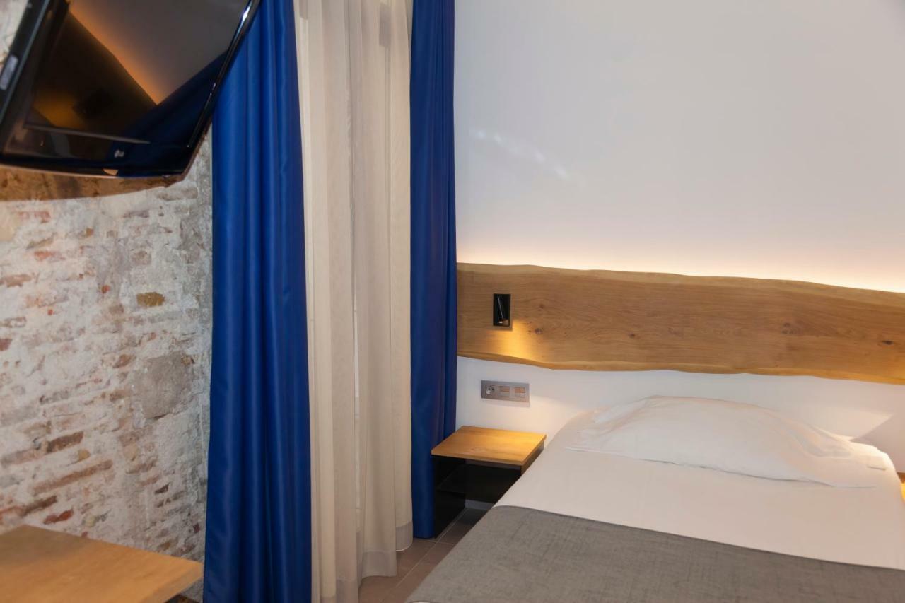 Hostal Paris Barcelona Exteriér fotografie